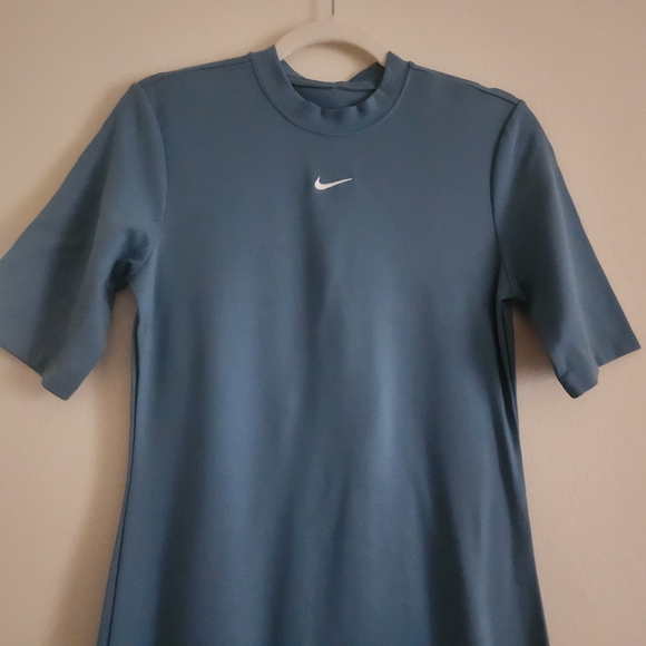 Nike Sportswear Essential Crewneck Midi Dress Size M BNWT - Picture 4 of 5